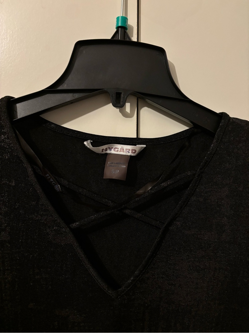 Peter Nygard Black Metallic Long-Sleeve V-Neck Top with Crisscross - Picture 2 of 2